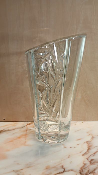 Jarra de cristal D ARQUES 30cm altura com um design multifacetado e de