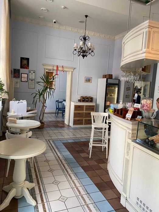 Продам КАФЕ в "ПАЛЕ-РОЯЛЬ", 100 м2, от хозяина