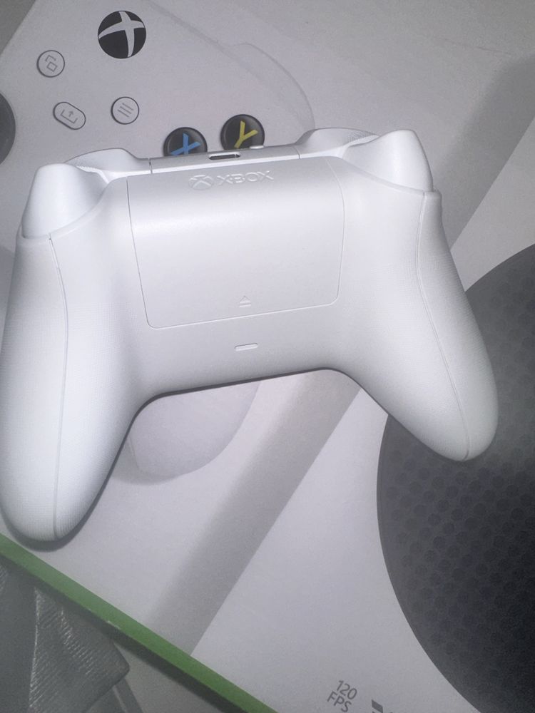 Konsola XBOX series S + nieuż. Pad