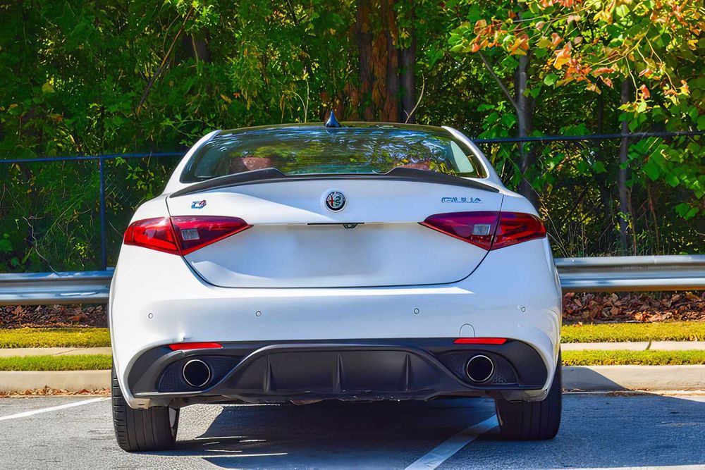 Alfa Romeo Giulia      2017