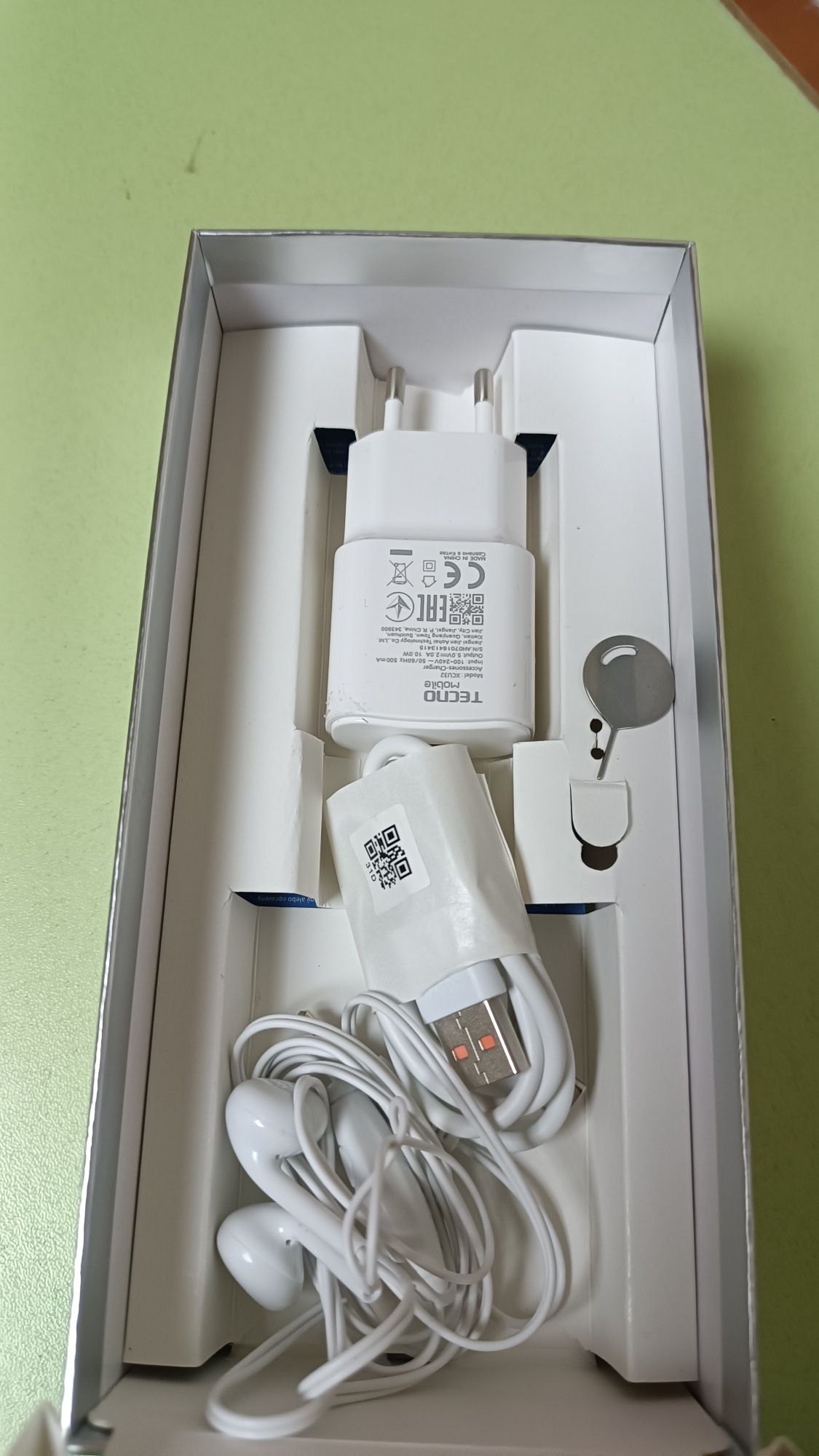 Tecno spark go NFC 64/6+3 новый