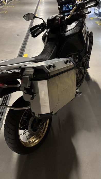 Africa Twin CRF1100 Adv Sport manual z qs z EERA 2020 43kkm Zamiana