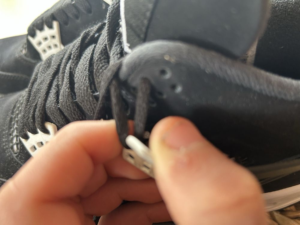 Jordan4 white thunder