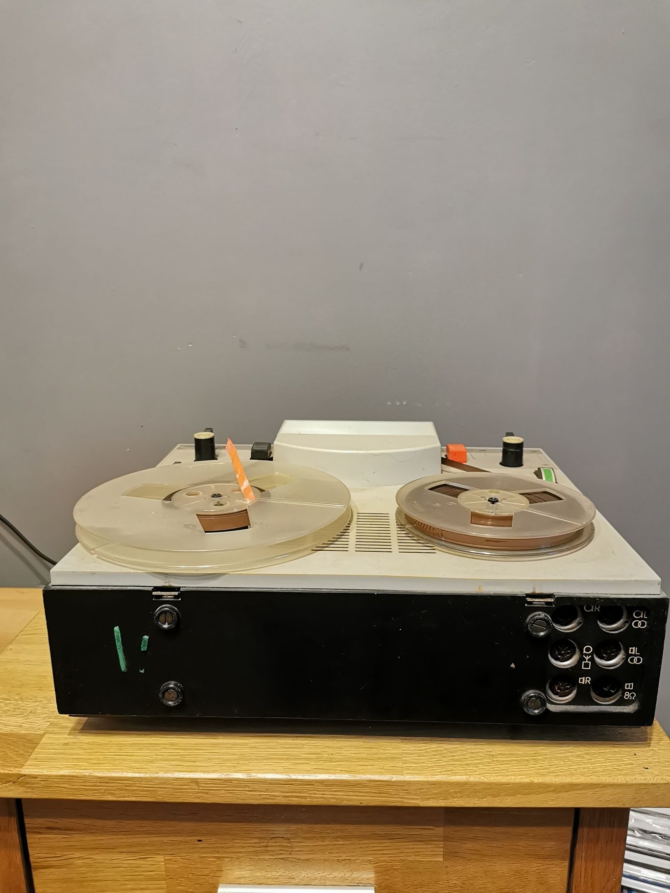 Magnetofon szpulowy Tesla B 56