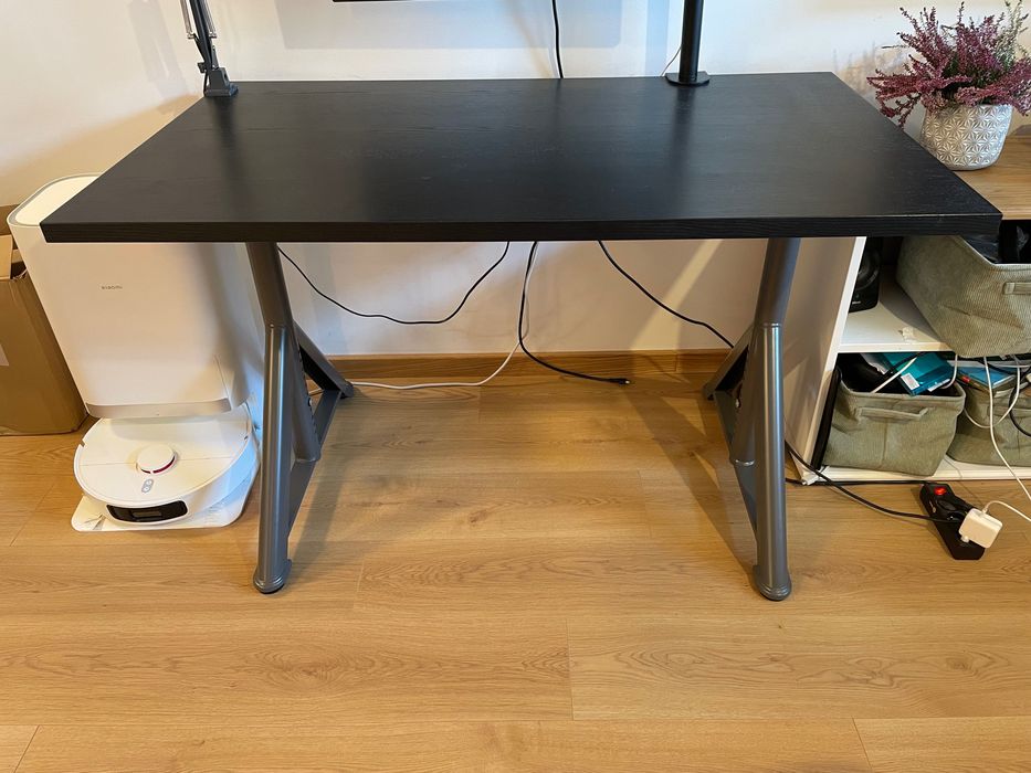 Biurko IKEA IDÅSEN 120x70cm Czarny/ciemnoszary