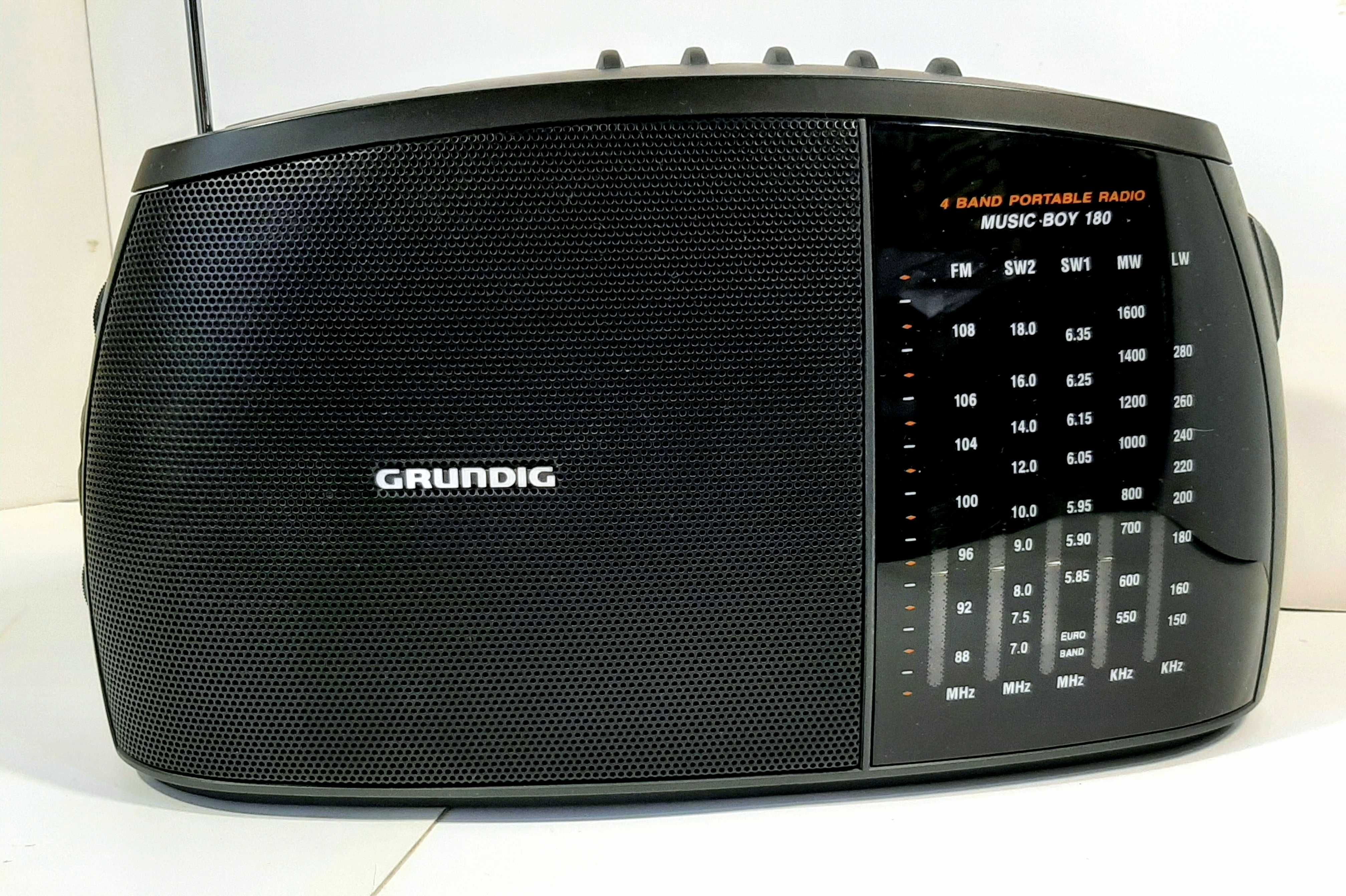 Радиоприемник  Грюндиг  GRUNDIG  Идеальный  FM, LW, MW, SW1-2