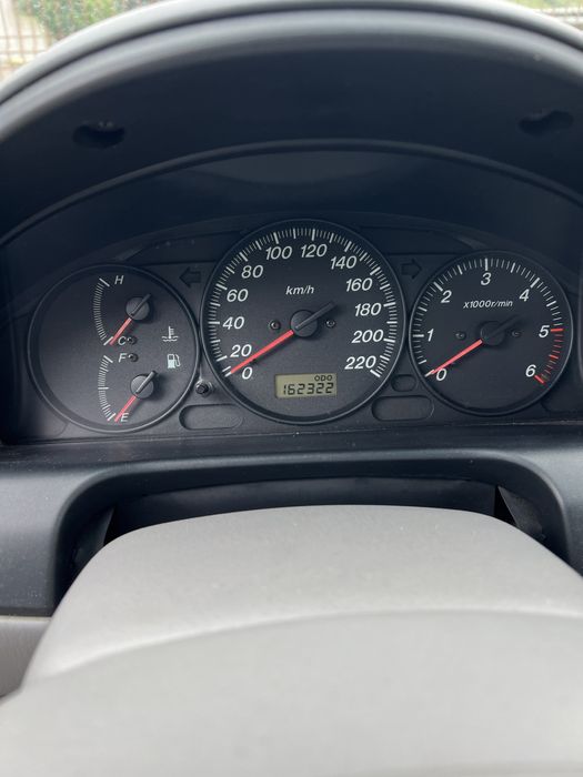 Mazda Premacy para peças