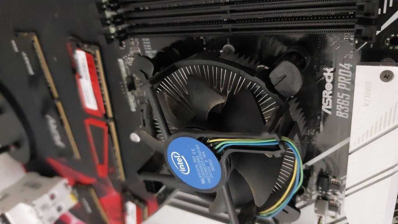 Материнську плату ASRock B365 Pro4 найкращю ціною !