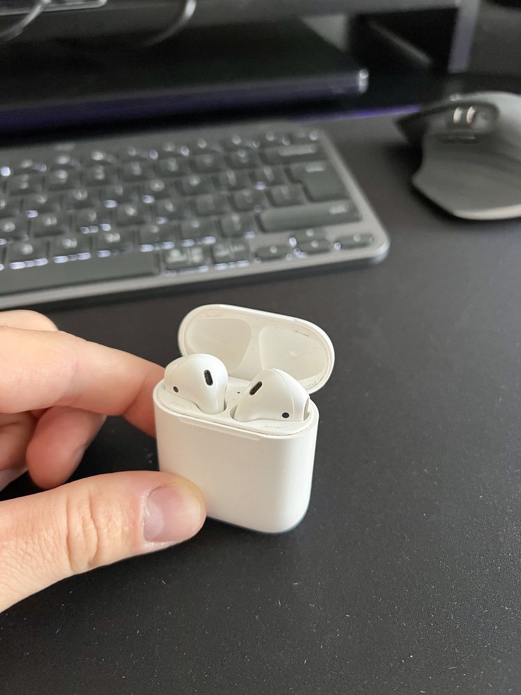 Apple AirPods 2 (słuchawki douszne iPhone)