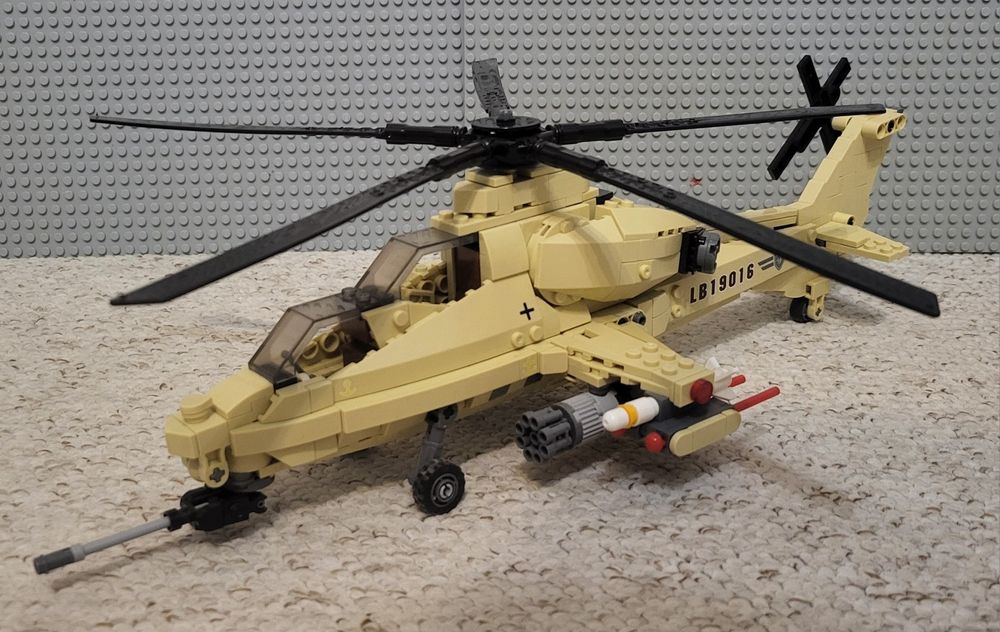 Конструктор Xingbao WZ10 Helicopter XB-06025
Військовий гелікоптер