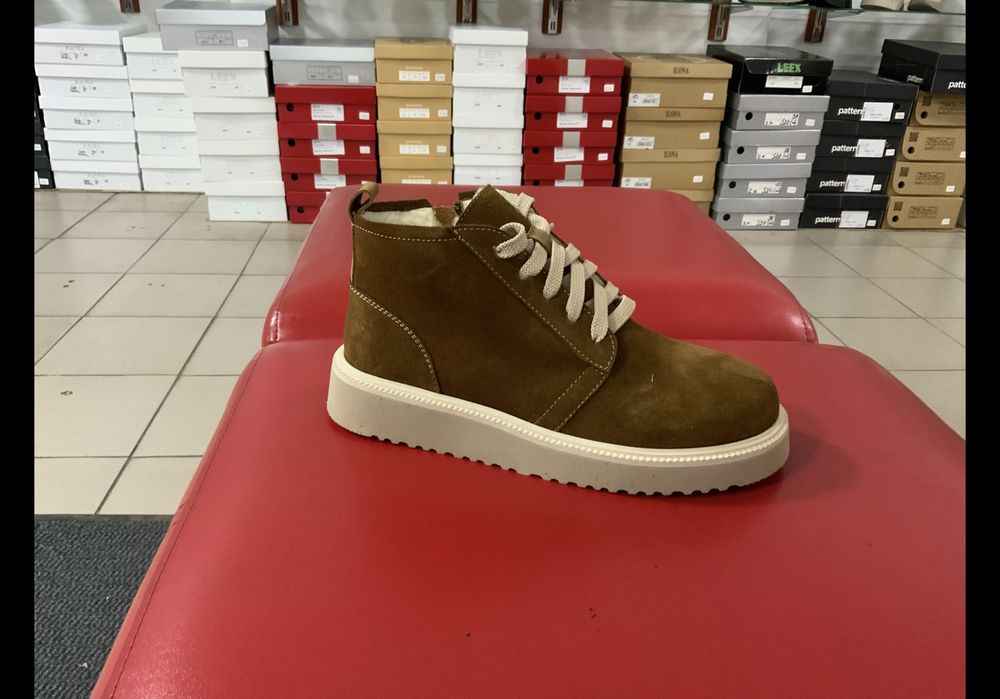 ботинки  женские  низкий каблук  зимние осенние Украина кожа замш