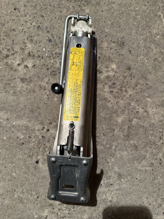 Новий оригінальний домкрат Audi, донкрат ауді