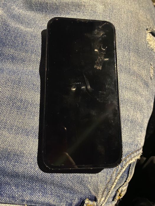 Iphone 16 e desbloqueado com caixa e carregador dentro  da garantia