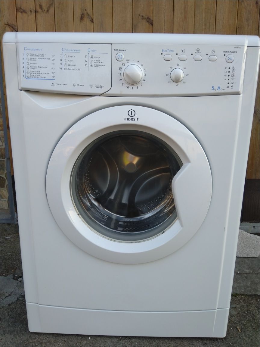 Вузька пральна машина Indesit, 5кг, 800об, А+