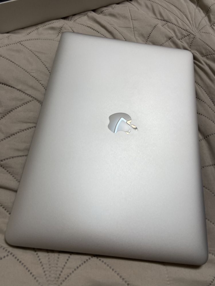 Macbook 2015 15 Pro i7 16Gb 256