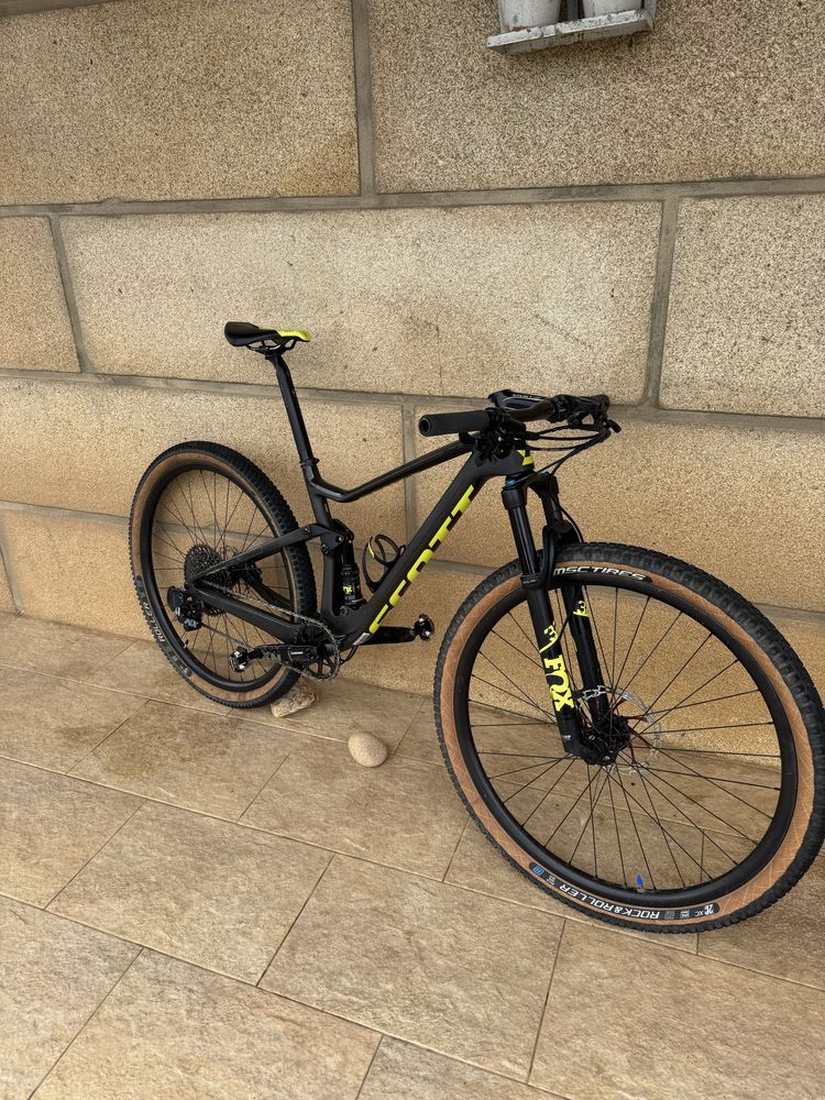 Scott spark rc com rodas de carbono