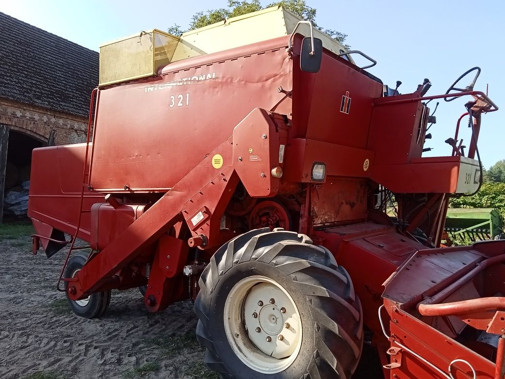 Kombajn zbożowy IHC 321 International wytrząsacz wszystkie części