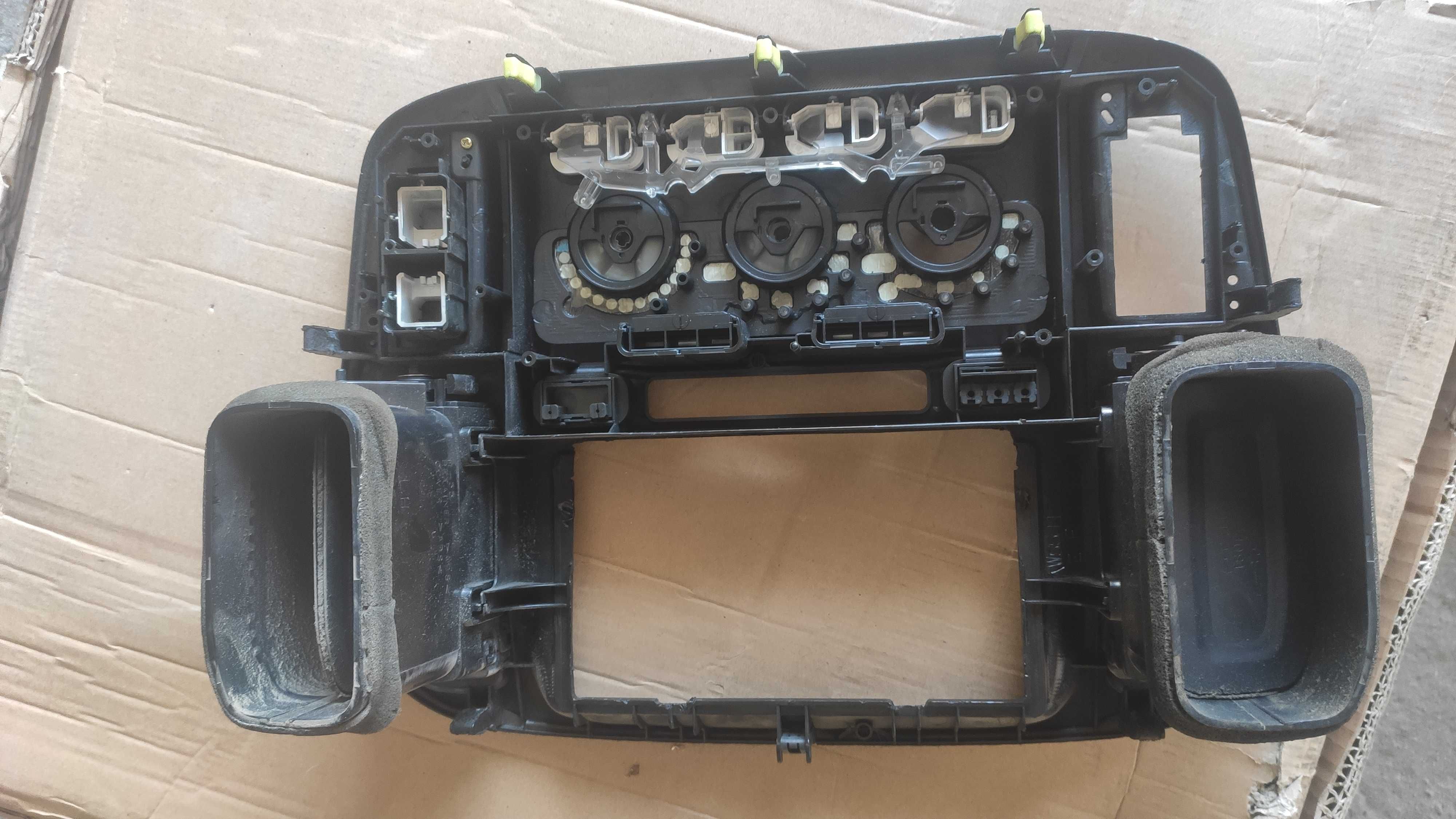 Land Cruiser 100 panel