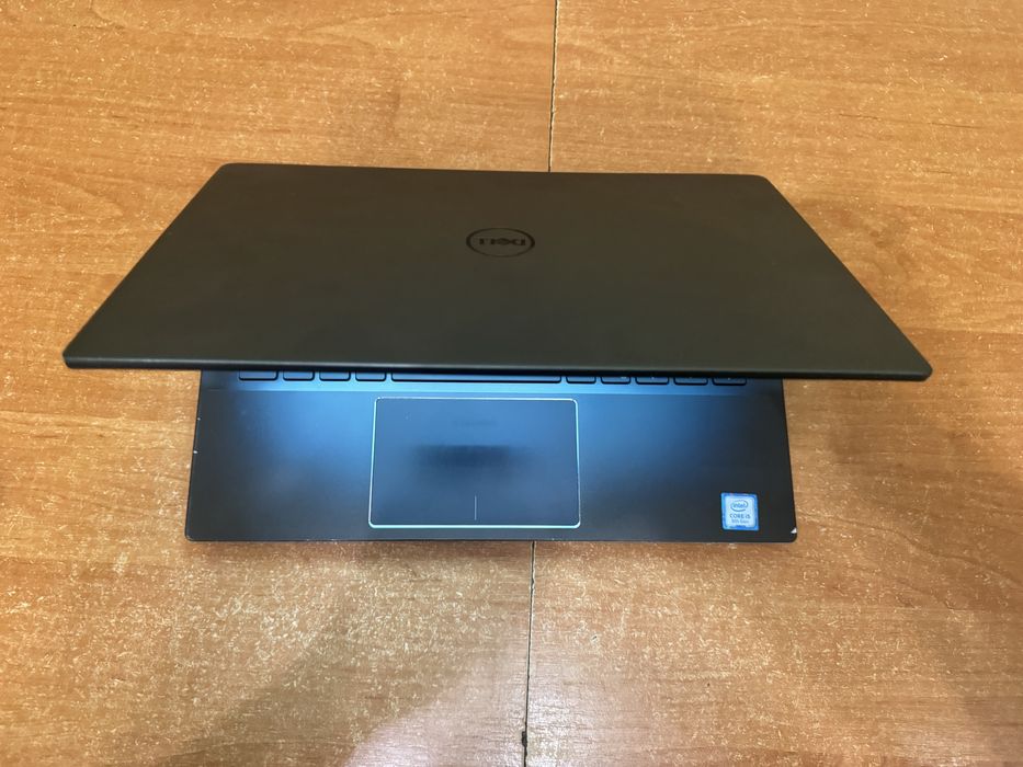 Ноутбук Dell Vostro 5390 core i5 8gen