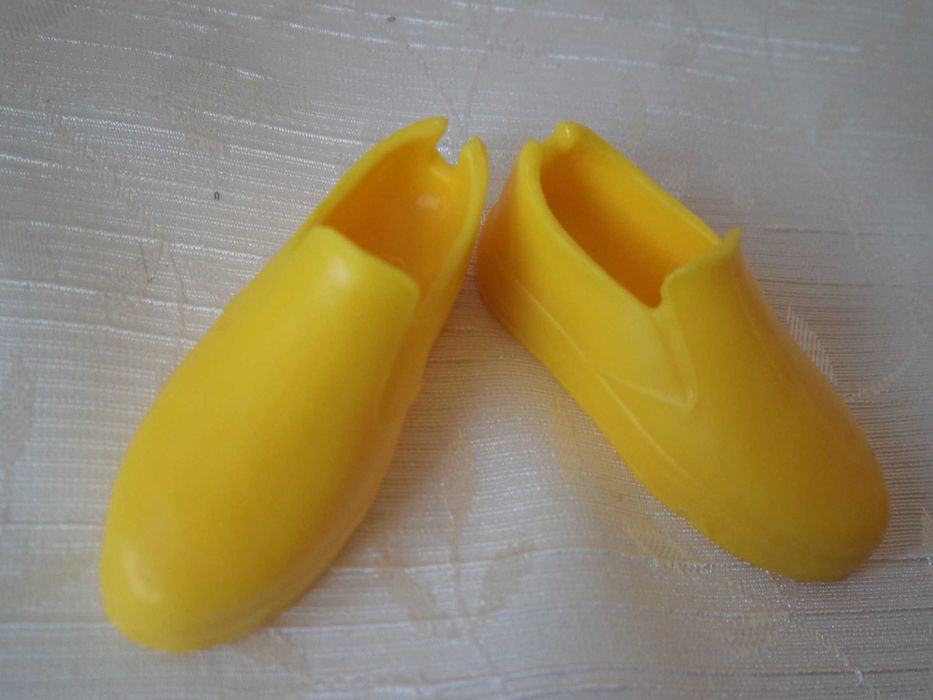 Ubranka dla lalki  - Żółte buty dla barbie "puszystej" !!!