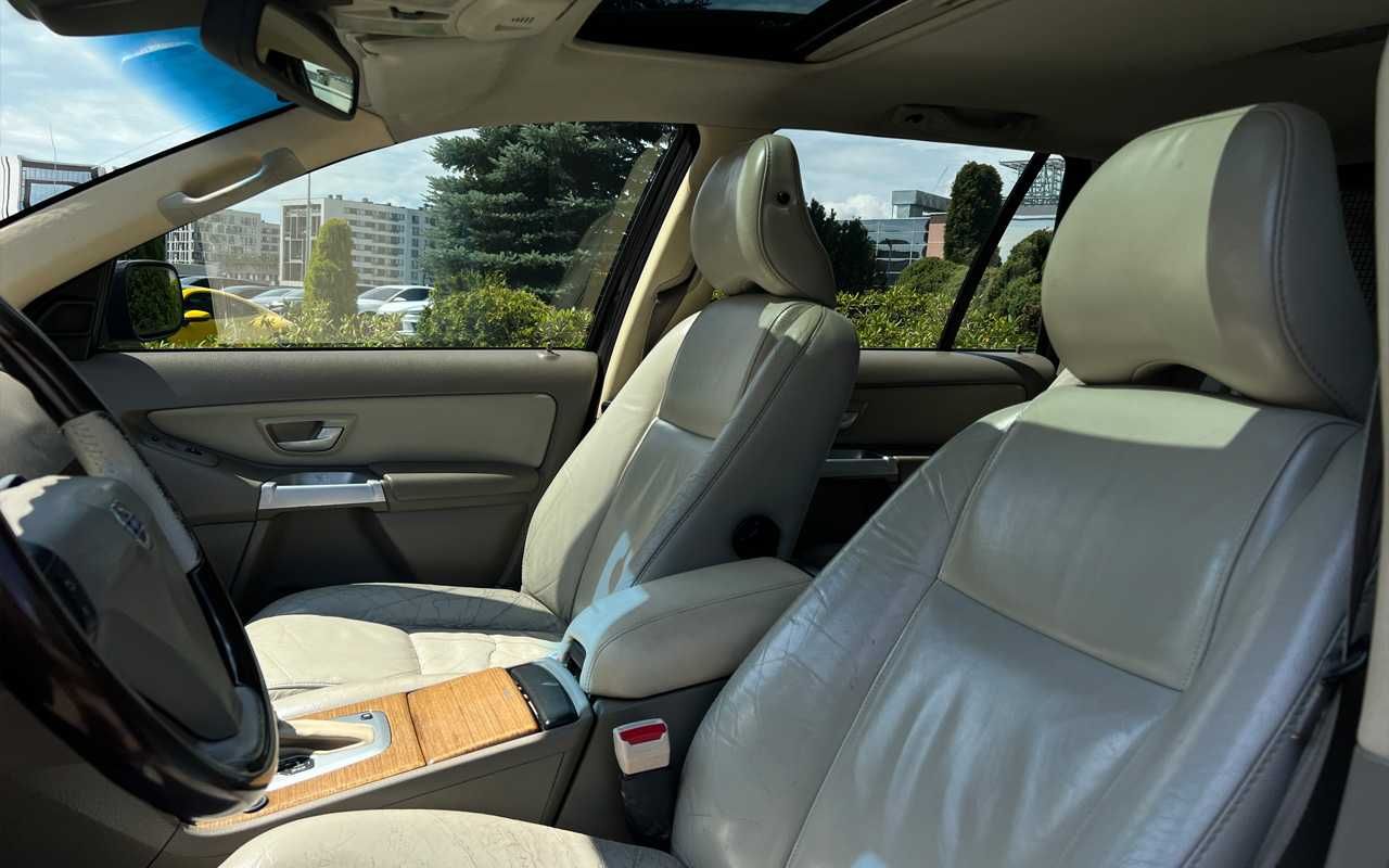 Volvo XC90  2005