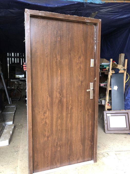 Sprzedam drzwi zewnetrzne metalowe ocieplone