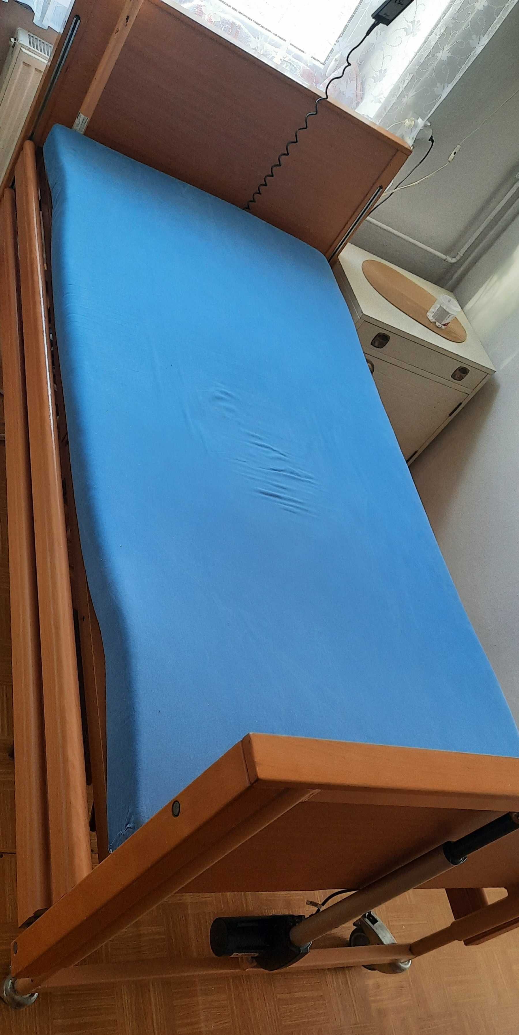 Łóżko rehabilitacyjne elektryczne f-my Days + materac