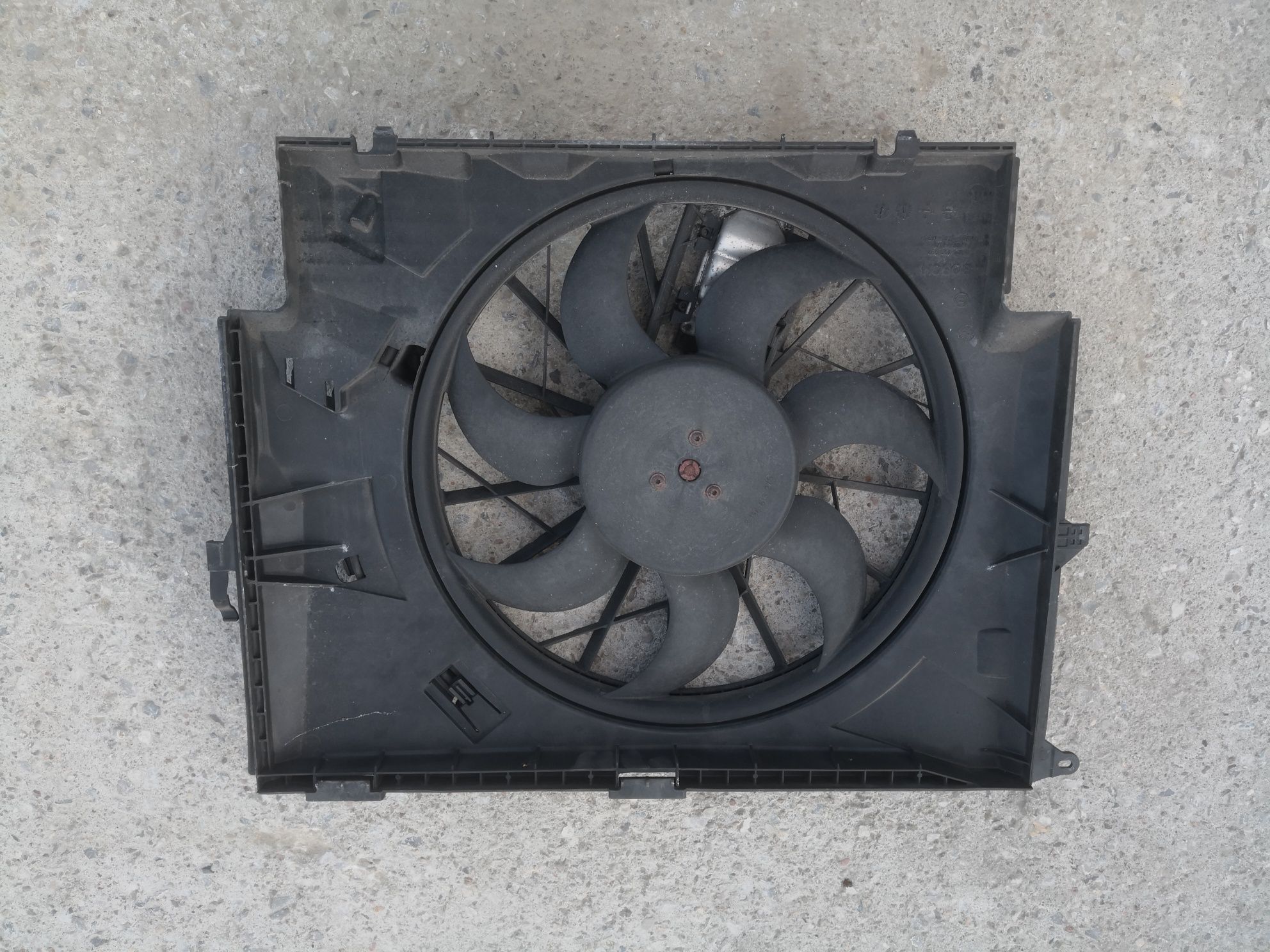 Wentylator chłodnicy klimatyzacji z modułem BMW e90 e91 e92 e87 e81 e8