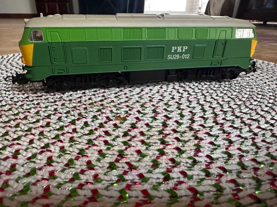 Lokomotywa spalinowóz SU29-012 Piko skala H0 1.87