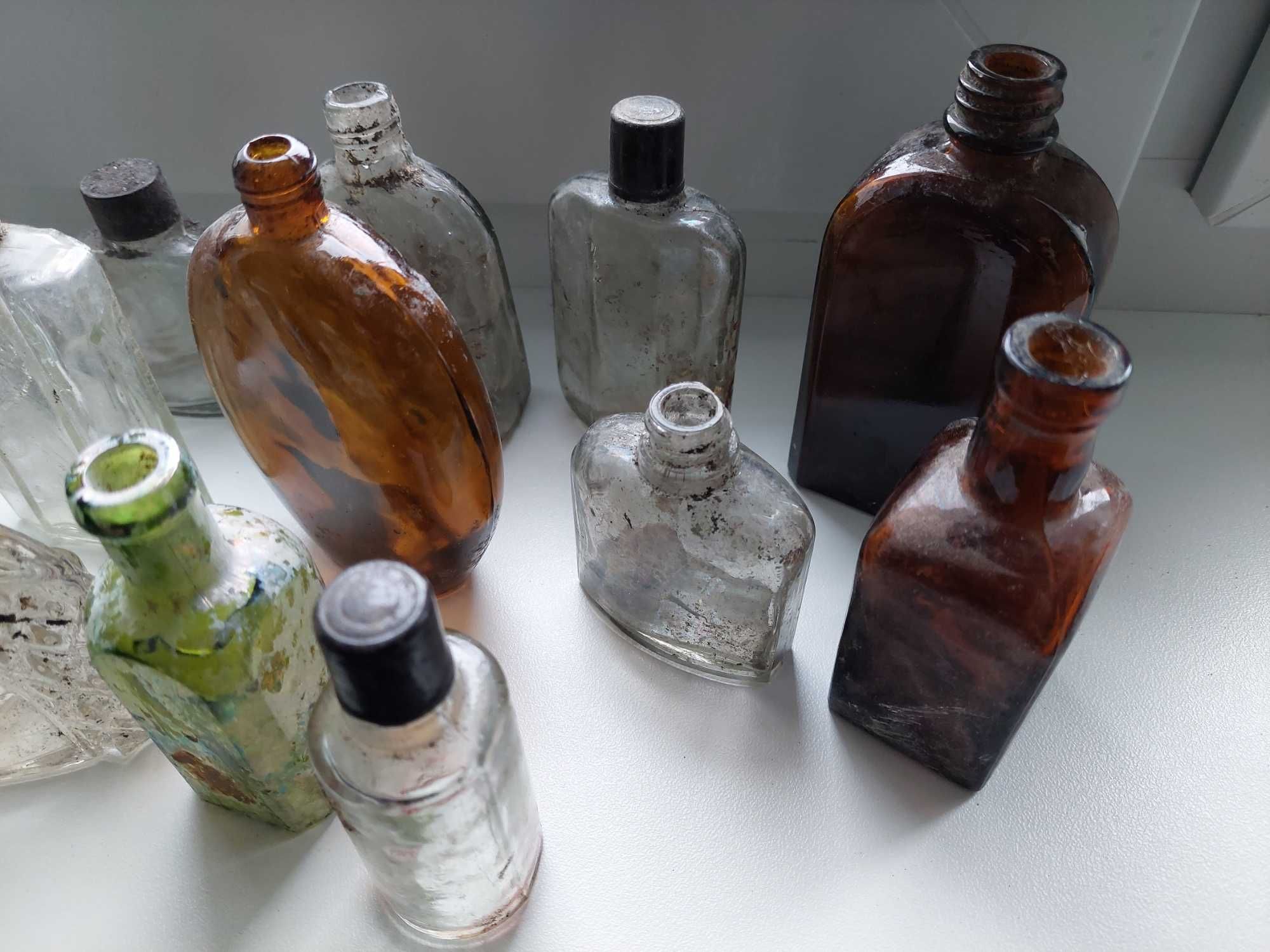 Stare butelki po perfumach wykopki