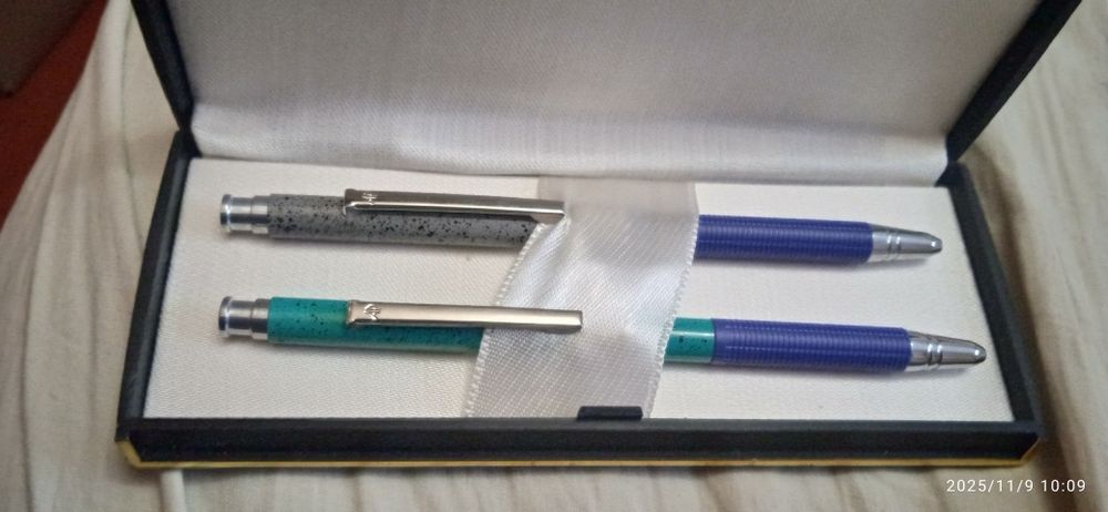 Цернильная  ручка с золотым пером