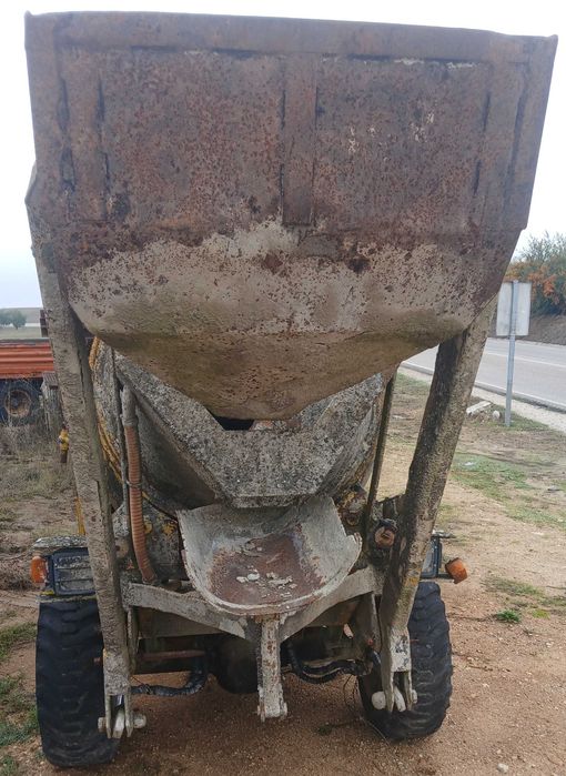 Auto betoneira Dumec 1.2m3