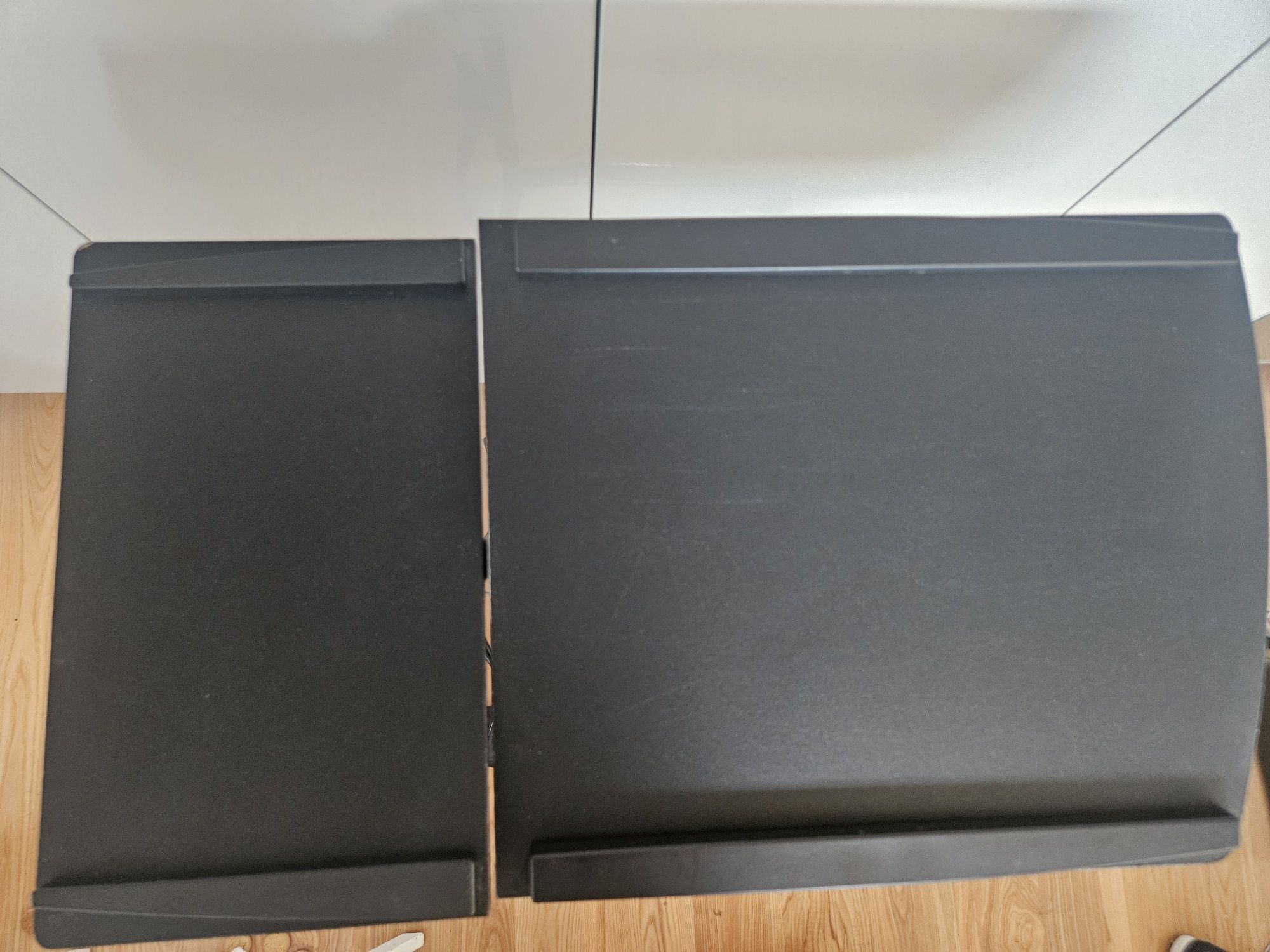 Stolik na laptopa czarny