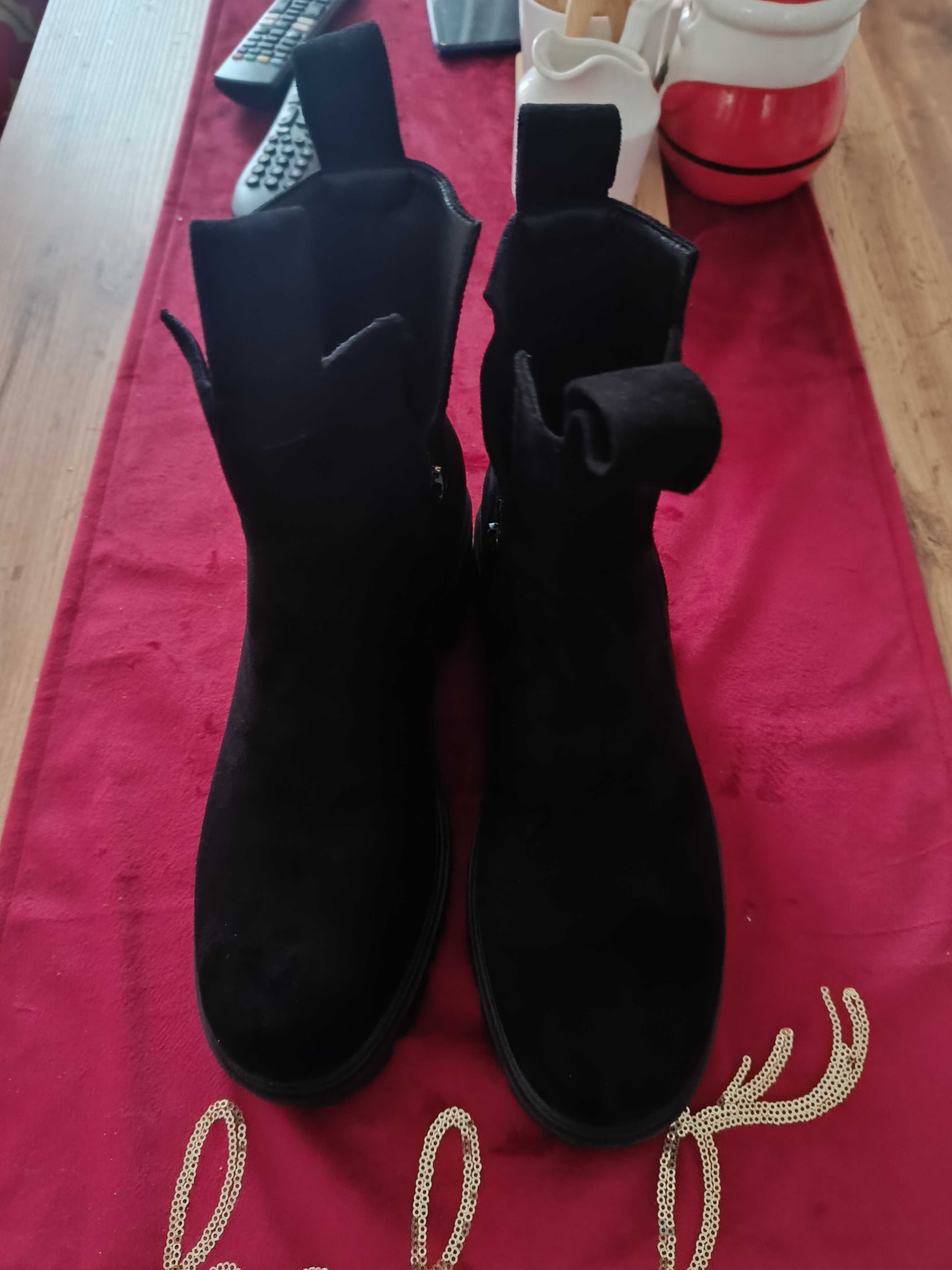 Nowe czarne botki 40