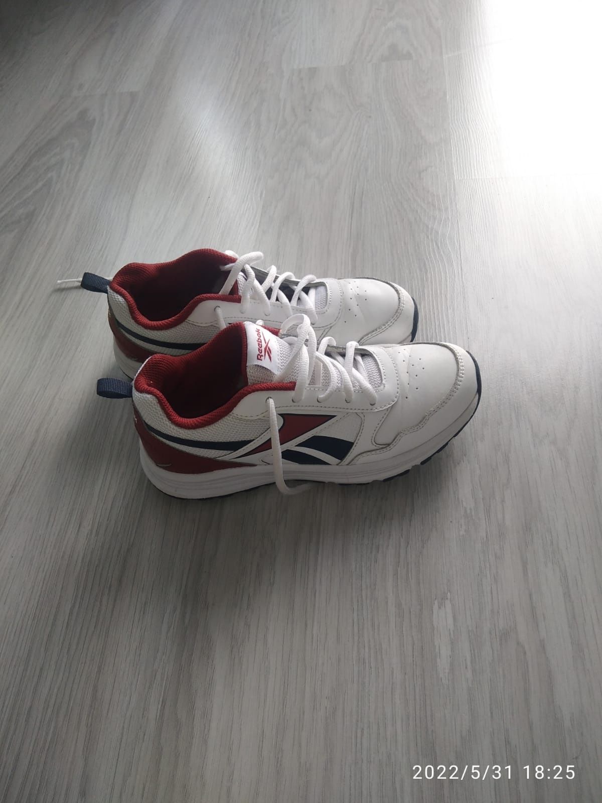 Sprzedam.Reebok 34,5