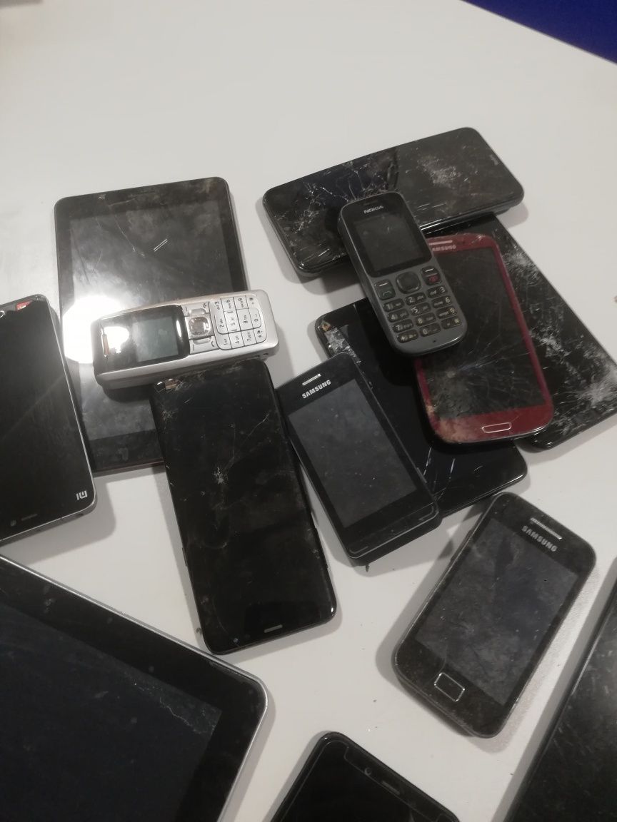 Telefony całość cześć sprawna