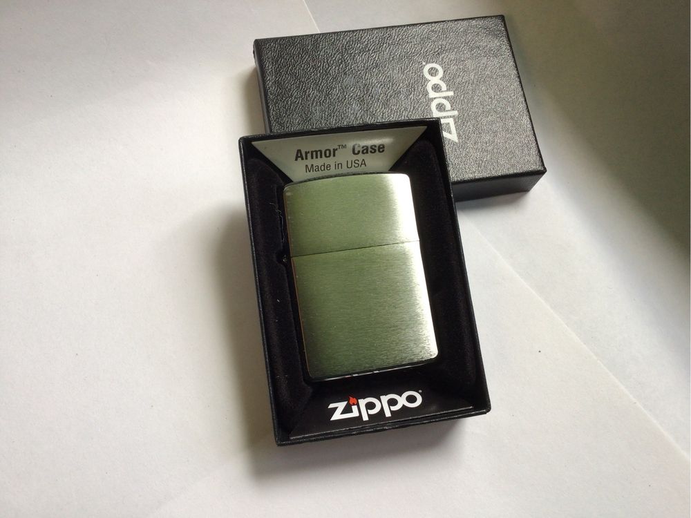 Zippo Armor серія оригінальних запальничок Zippo в корпусі «броня»