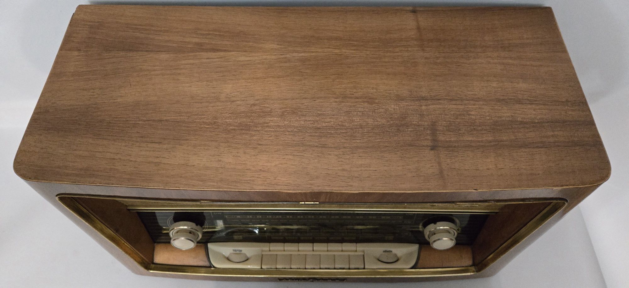 Rádio antigo reparado Loewe-Opta