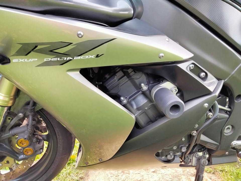 Yamaha R1 RN12 "Zadbana"
