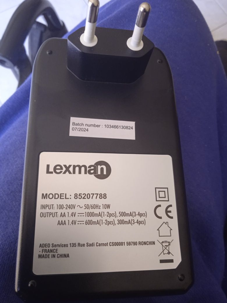 Carregador de pilhas  Lexman AA-AAA, novo sem uso