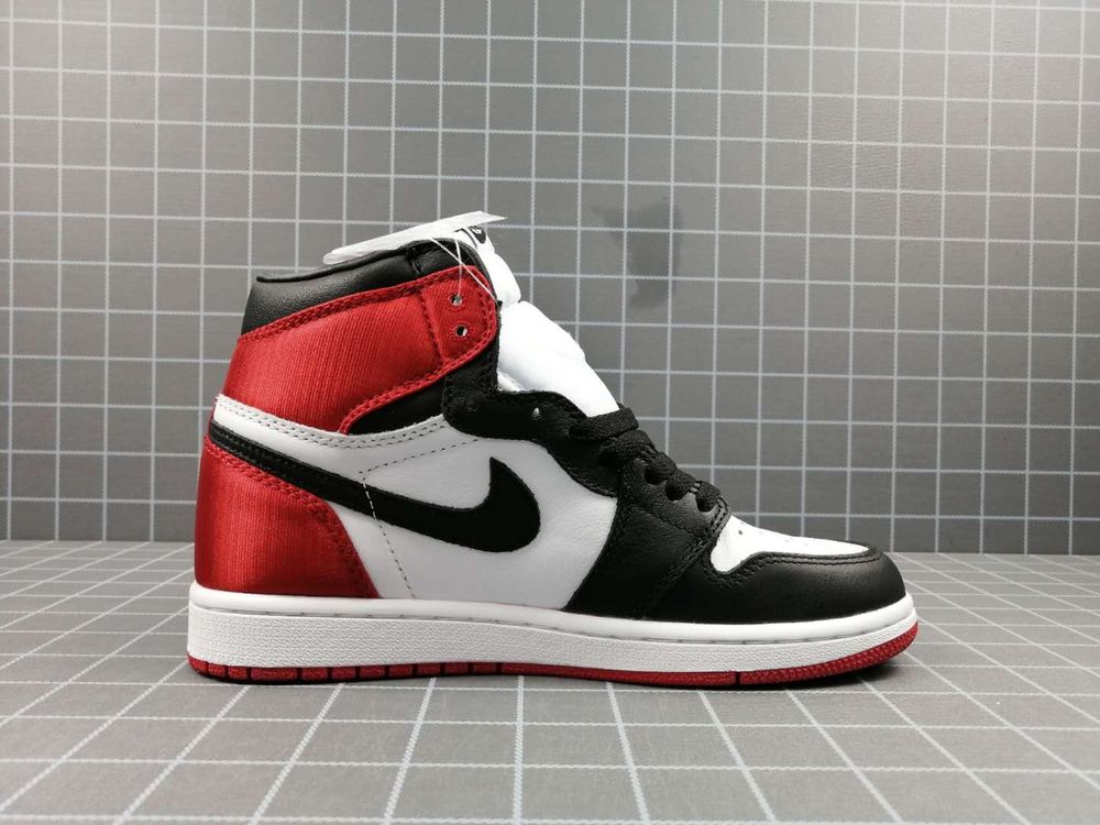 Nike Air Jordan 1 Black Toe Satin