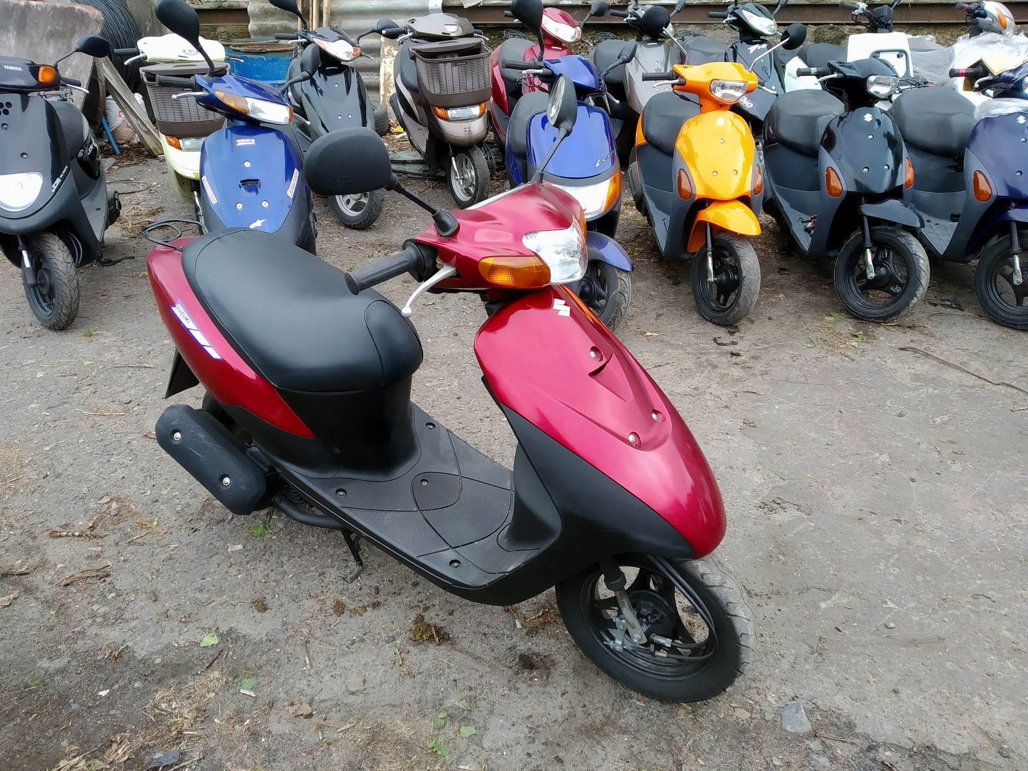 Скутер Honda Dio 17 red мопед с контейнера