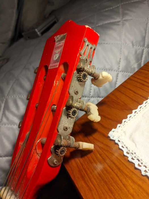 Guitarra Benfica + cordas novas
