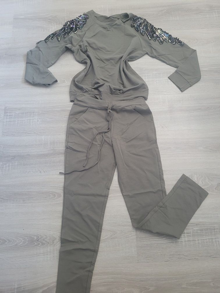 Dres w rozmiarze S khaki