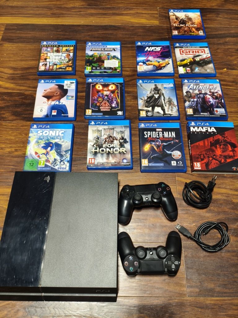 Konsola Ps4 z 13 grami