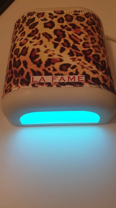 La Fame lampa UV do paznokci