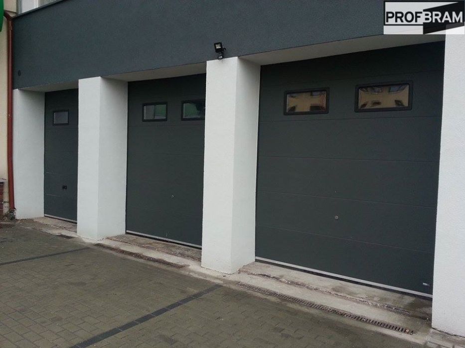 Brama garażowa Wiśniowski 250x210 z napędem