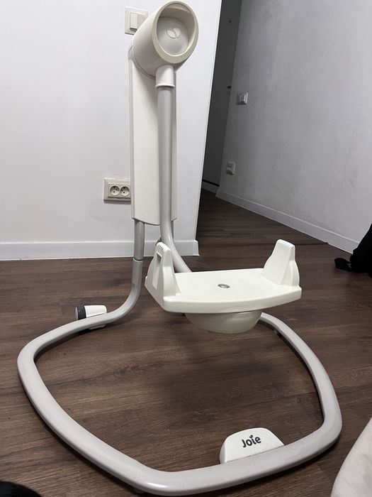 Дитячий шезлонг, заколисуючий центр, каталка, крісло гойдалка