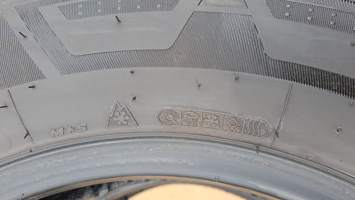 2 x hankook 215/65 16"C  7mm