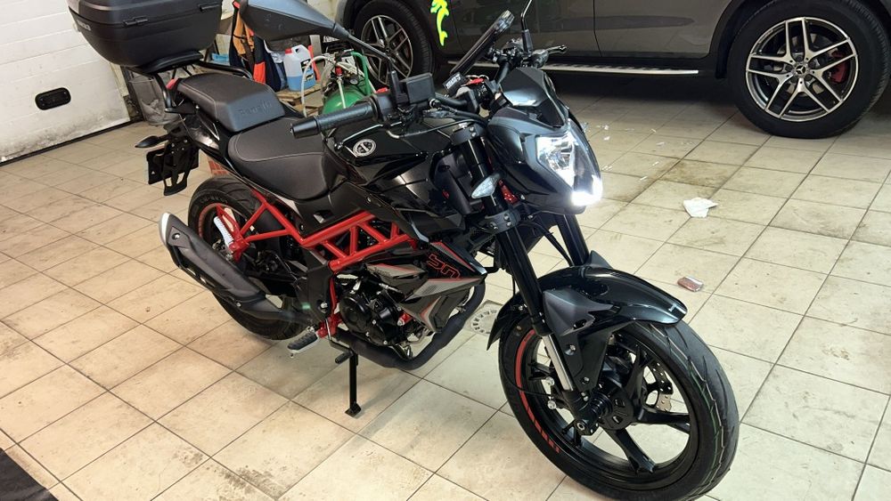 Benelli   BN 125